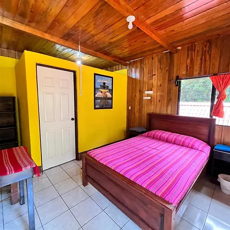 Hostel El Portal De Champey